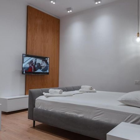 Britney'S Apartments Tirana Exterior photo
