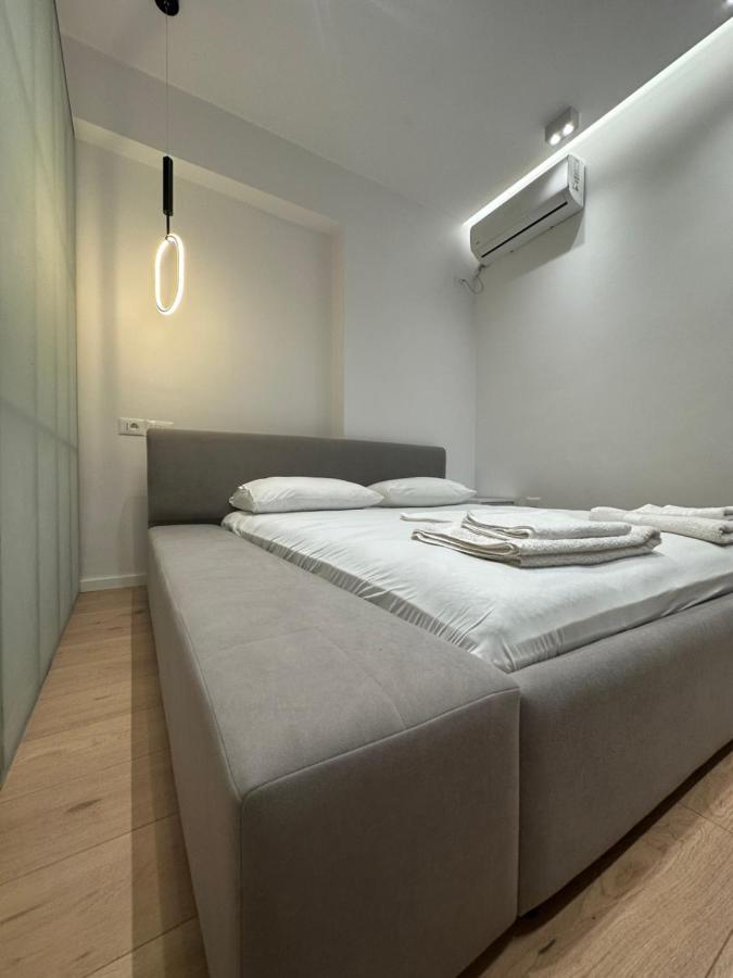 Britney'S Apartments Tirana Exterior photo